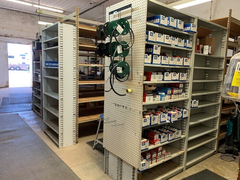 More Photos Of 104 S Grand Ave, Cherokee Auto Repair For Sale