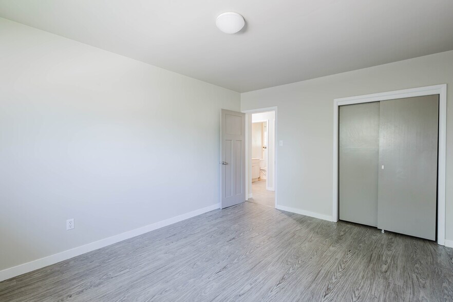 More Photos Of 8504 98 St NW, Edmonton Apartments For Sale