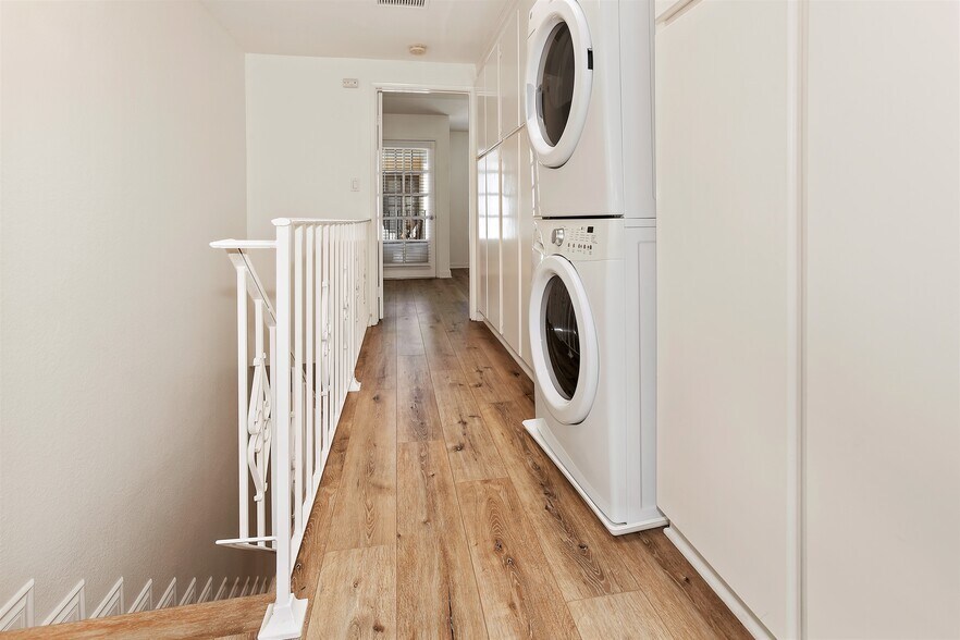 More Photos Of 635 E Olive Ave, Burbank Apartments For Sale