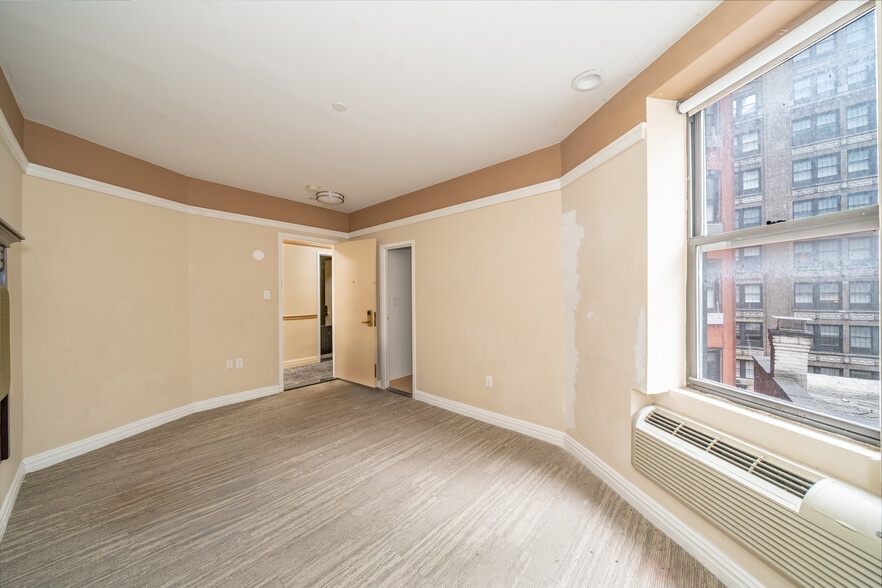 More Photos Of 129 W 46th St, New York Hotel For Sale
