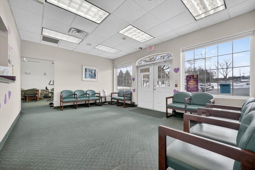 More Photos Of 24-26 Liberty Square Mall, Stony Point Office For Sale