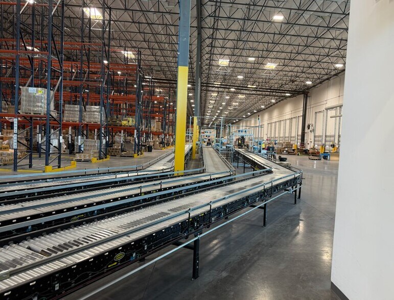 More Photos Of 5430 Donovan Way, North Las Vegas Warehouse For Lease