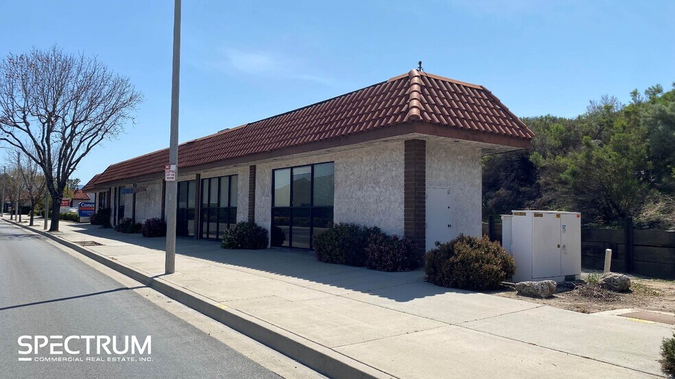 More Photos Of 22840 Soledad Canyon Rd, Santa Clarita Medical For Lease