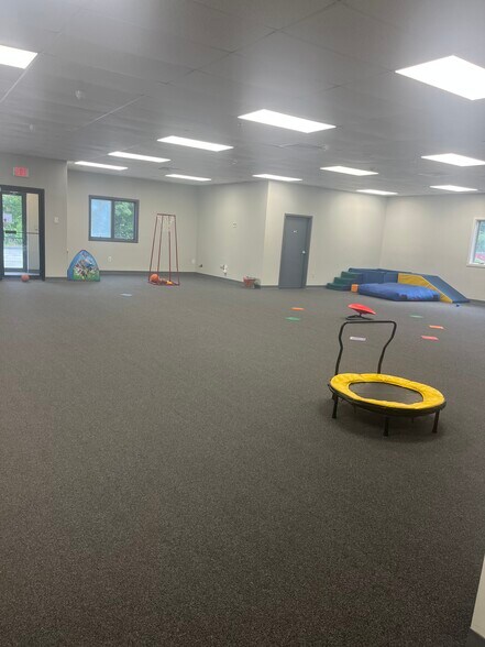More Photos Of 81 Welby Rd, New Bedford Medical For Lease