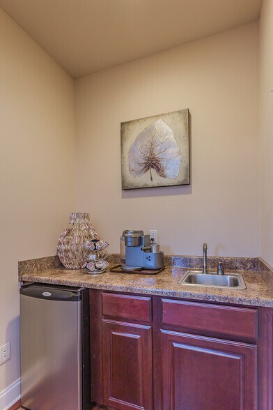 More Photos Of 3222 Ocoee St, Cleveland Medical For Sale
