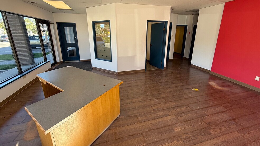 More Photos Of 1215 Henderson Hwy, Winnipeg Office For Lease