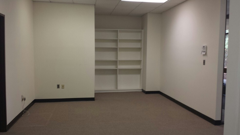 More Photos Of 130 Lexington Ln, Southern Pines Office For Lease