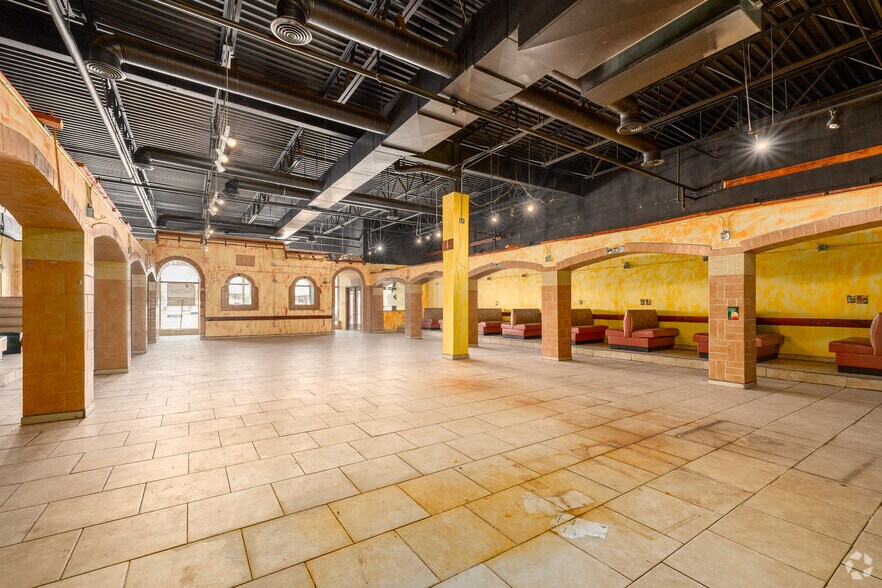 More Photos Of 3215 E Lincolnway, Sterling Freestanding For Sale