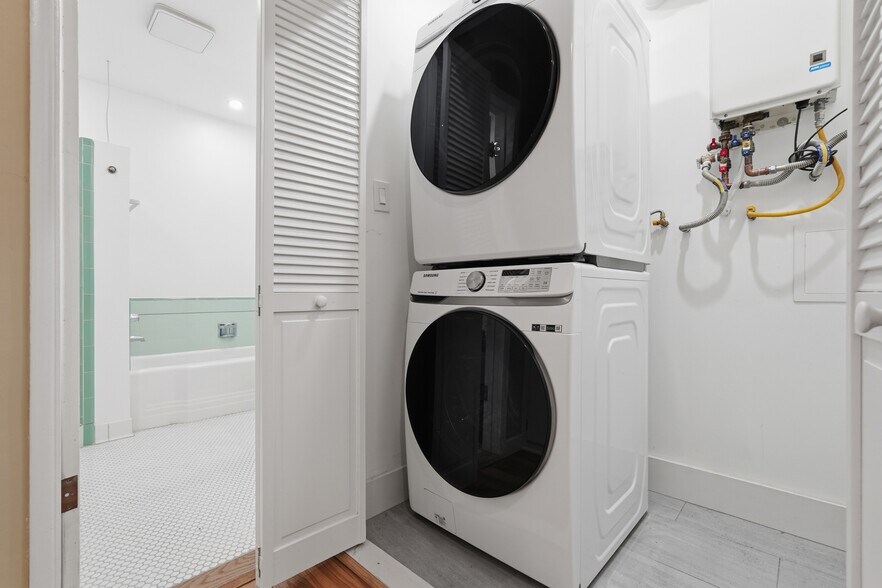 More Photos Of 5236 Bellingham Ave, Valley Village Apartments For Sale