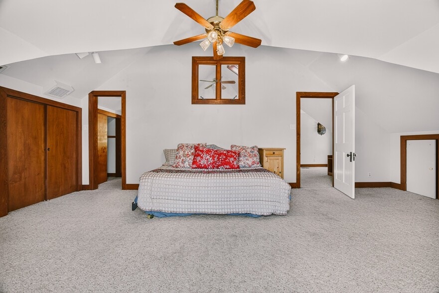 More Photos Of 812 W 10th St, Austin Office For Sale