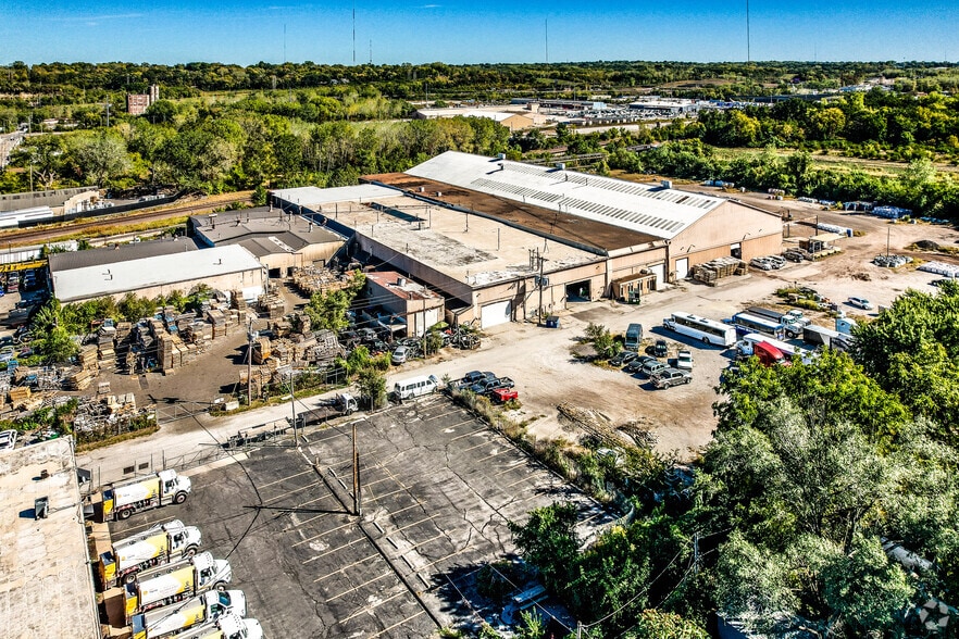 More Photos Of 7219 E 17th St, Kansas City Manufacturing For Sale