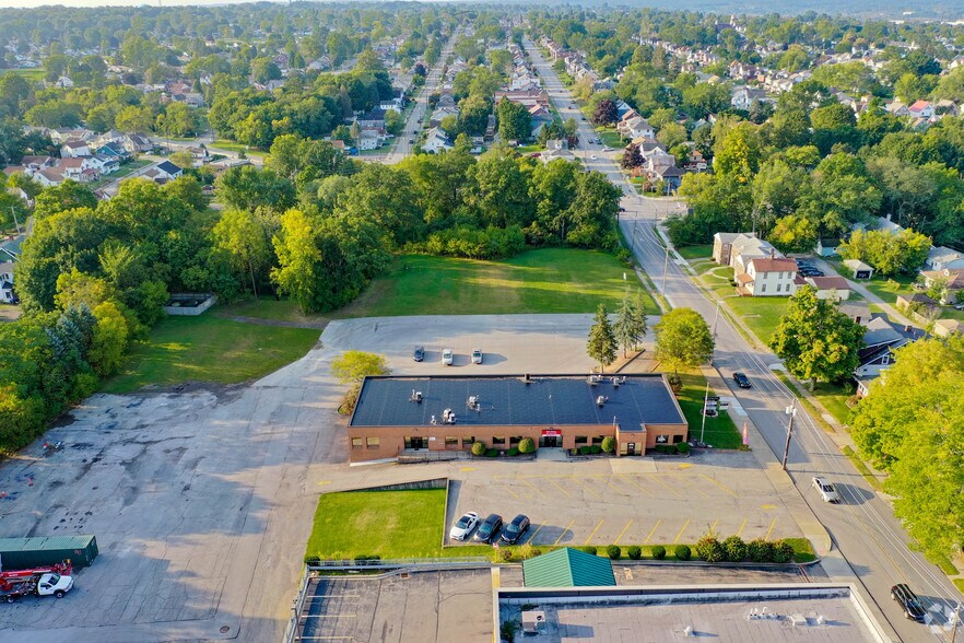 More Photos Of 87 Stambaugh Ave, Sharon Office For Lease