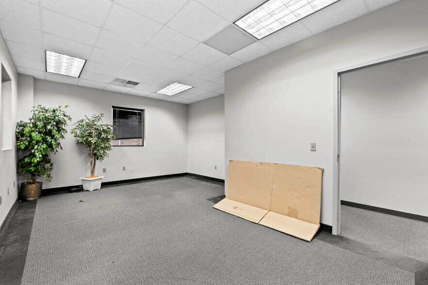 More Photos Of 7200 Highway 150, Greenville Office For Sale