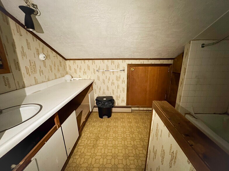 More Photos Of 214 W Mount Maria Rd, Spruce Restaurant For Sale