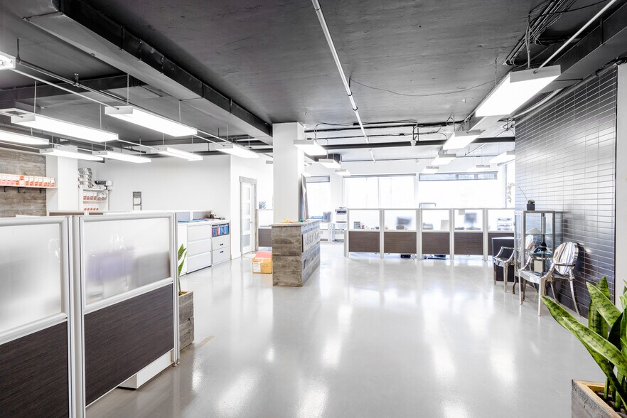 More Photos Of 8815 Av Du Parc, Montréal Loft Creative Space For Sale
