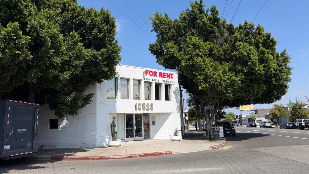 Primary Photo Of 10523 Burbank Blvd, North Hollywood Office For Lease