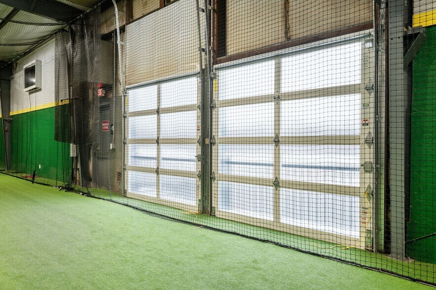 More Photos Of 9043 Marshall Rd, Cranberry Township Manufacturing For Sale