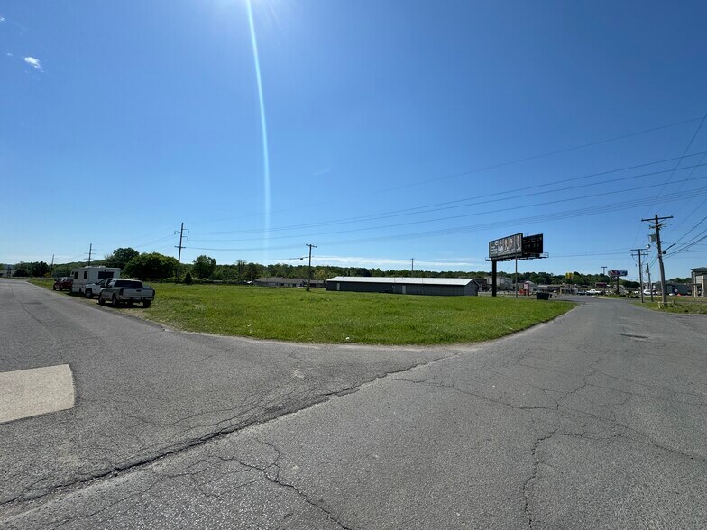 More Photos Of 205 Mimosa Ln, Tahlequah General Retail For Sale