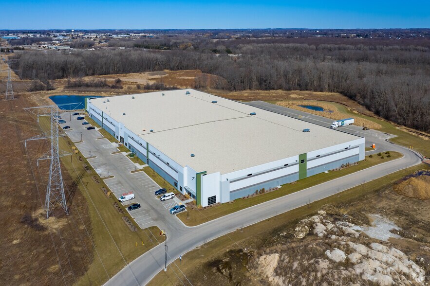 More Photos Of N102 W19300 Willow Creek Way, Germantown Warehouse For Lease