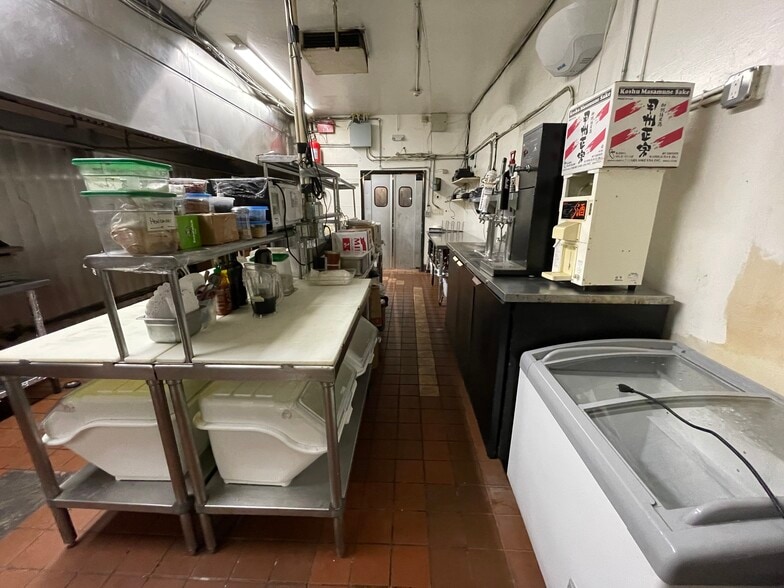 More Photos Of 5933-43 El Cajon Blvd, San Diego Storefront Retail Office For Sale