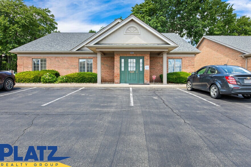 More Photos Of 900 Trailwood Dr, Youngstown Office For Sale