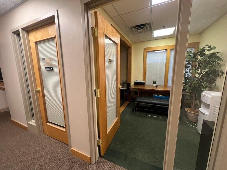 More Photos Of 1060 Osgood St, North Andover Storefront Retail Office For Lease