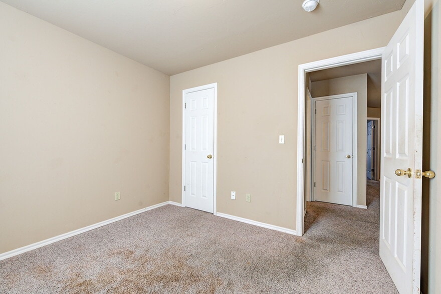 More Photos Of 713 S Locust St, Guthrie Apartments For Sale