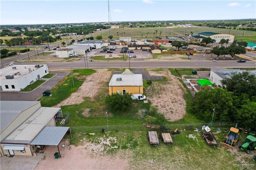 More Photos Of 412 Palmview Commercial Dr, Palmview Office For Sale