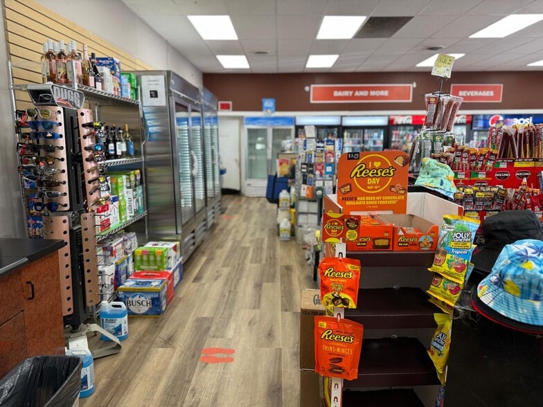 More Photos Of 20962 Dalton Rd, Georgina Storefront For Sale