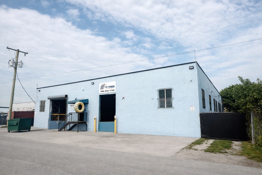 More Photos Of 5550 NW 35th Ct, Miami Warehouse For Lease