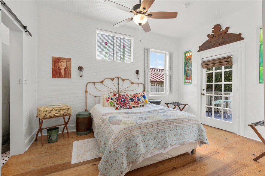 More Photos Of 702 E Main St, Round Rock Office Residential For Sale