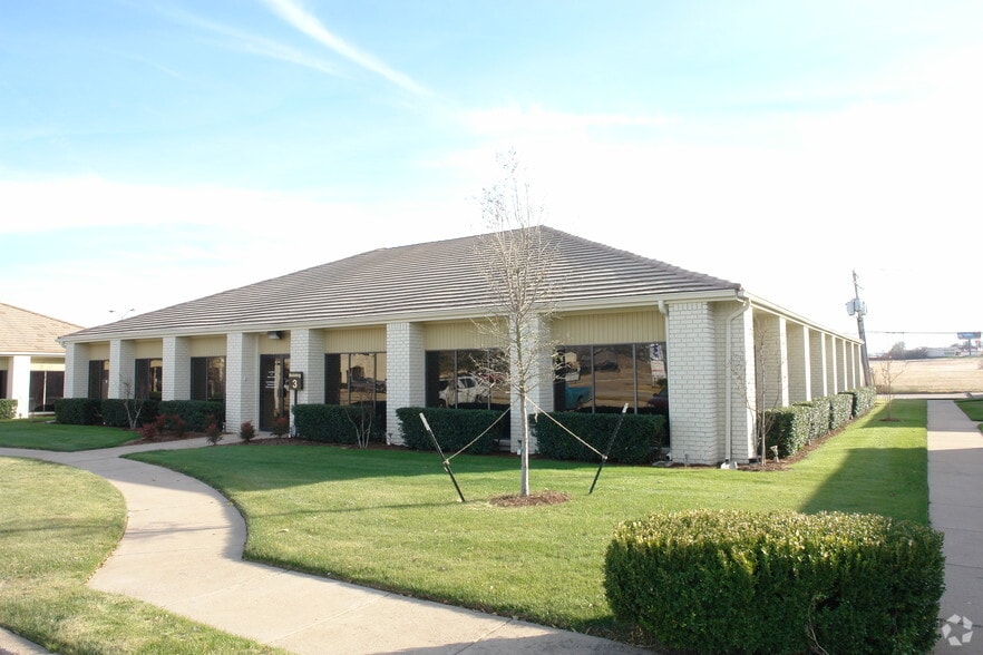 Primary Photo Of 6800 Manhattan Blvd, Fort Worth Medical For Lease