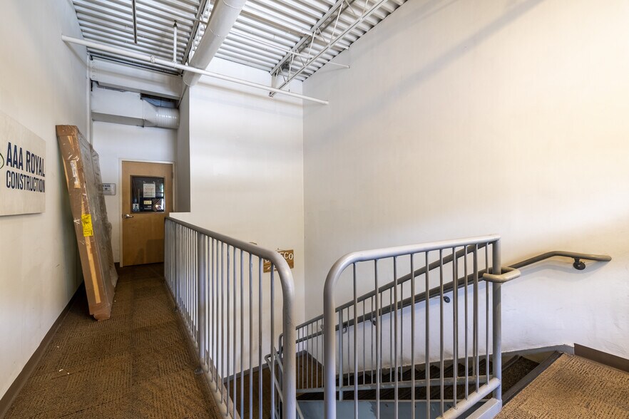 More Photos Of 293-317 Libbey Industrial Pky, Weymouth Light Distribution For Lease