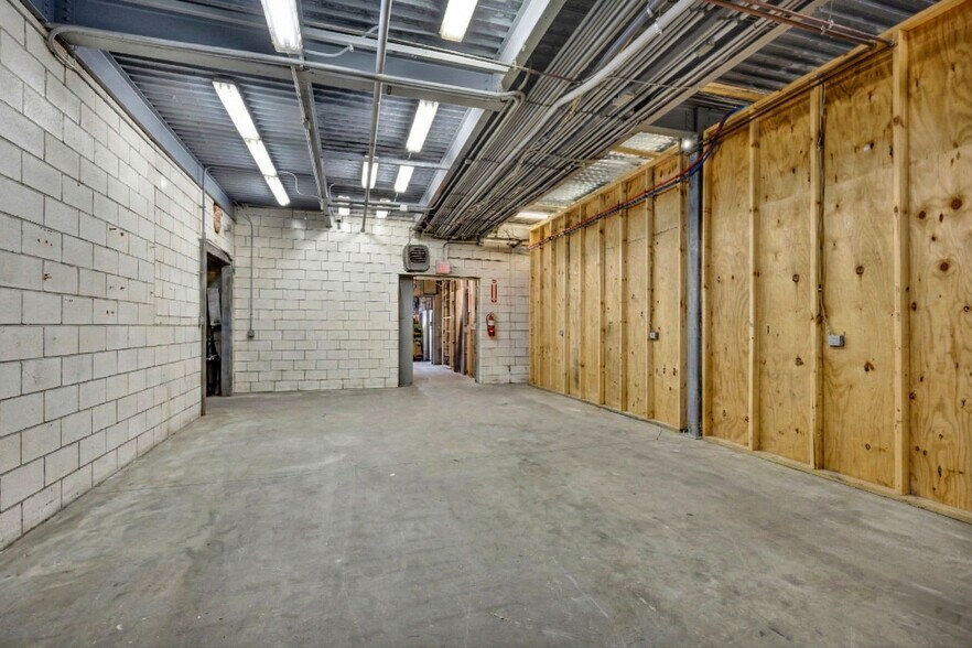 More Photos Of 2050 Sportys Dr, Batavia Warehouse For Sale