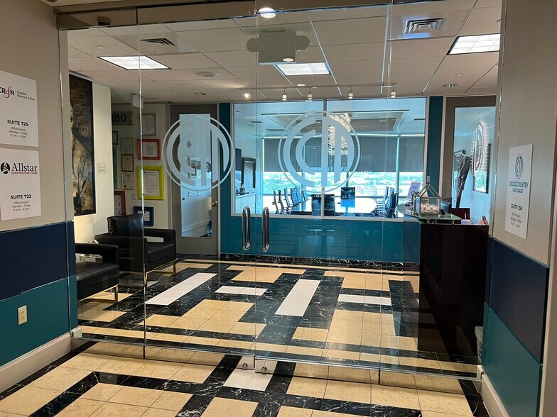 More Photos Of 9999 Bellaire Blvd, Houston Medical For Sale