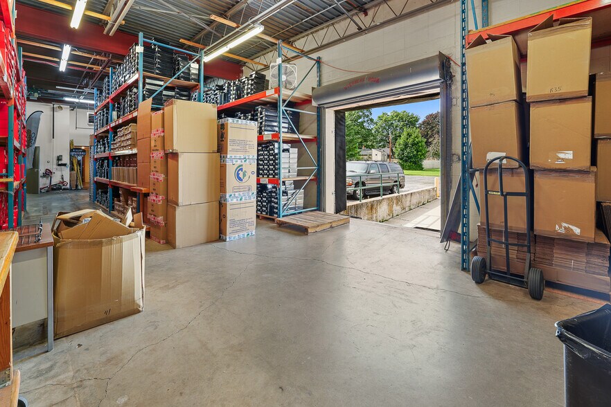 More Photos Of 1828 Park Ave, New Holstein Light Distribution For Sale