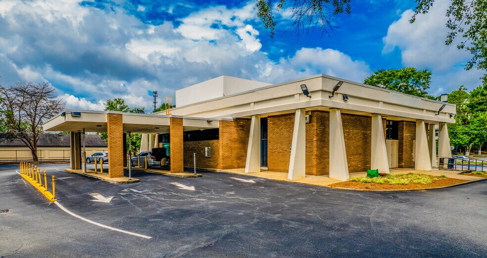More Photos Of 3019 Buford Hwy, Atlanta Bank For Lease