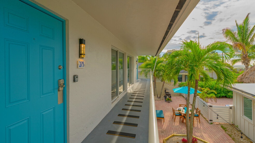 More Photos Of 104 Avenida Veneccia, Siesta Key Multifamily For Sale