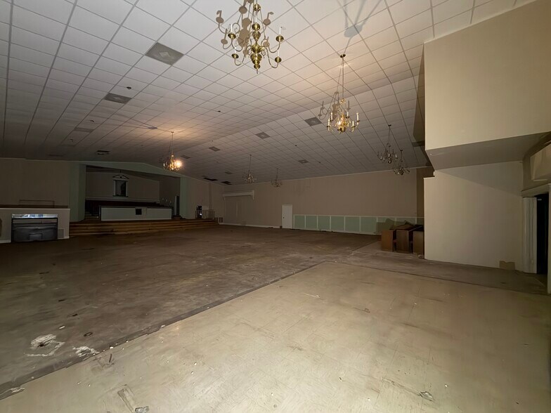 More Photos Of 2335 N Davis St, Jacksonville Religious Facility For Sale