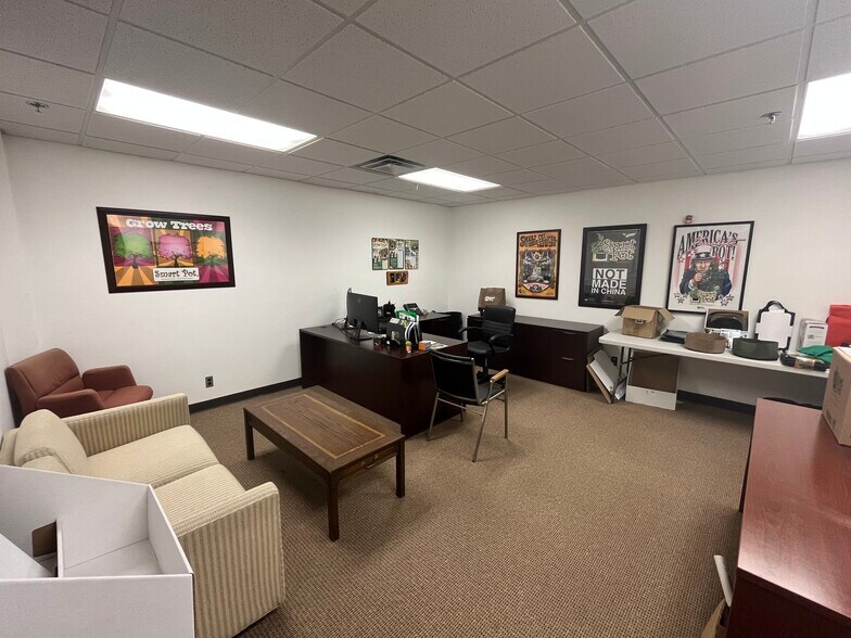 More Photos Of 7000 N Robinson Ave, Oklahoma City Warehouse For Lease