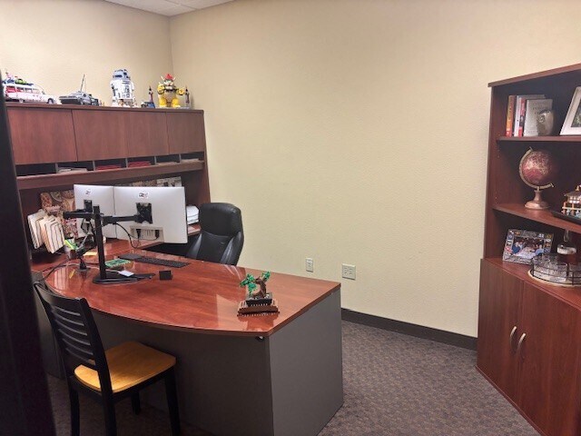 More Photos Of 8505-8517 W Overland Rd, Boise Restaurant For Lease