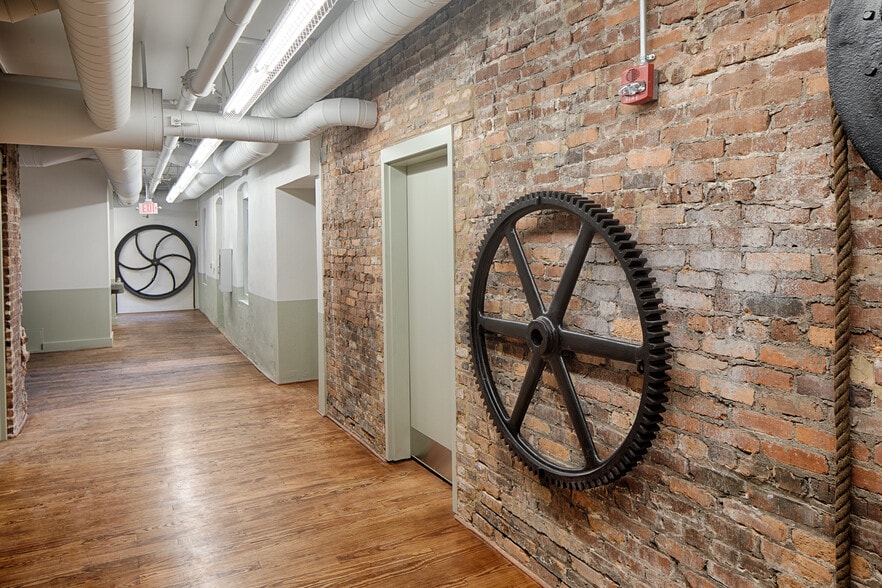 More Photos Of 410 W Jones St, Savannah Office For Lease