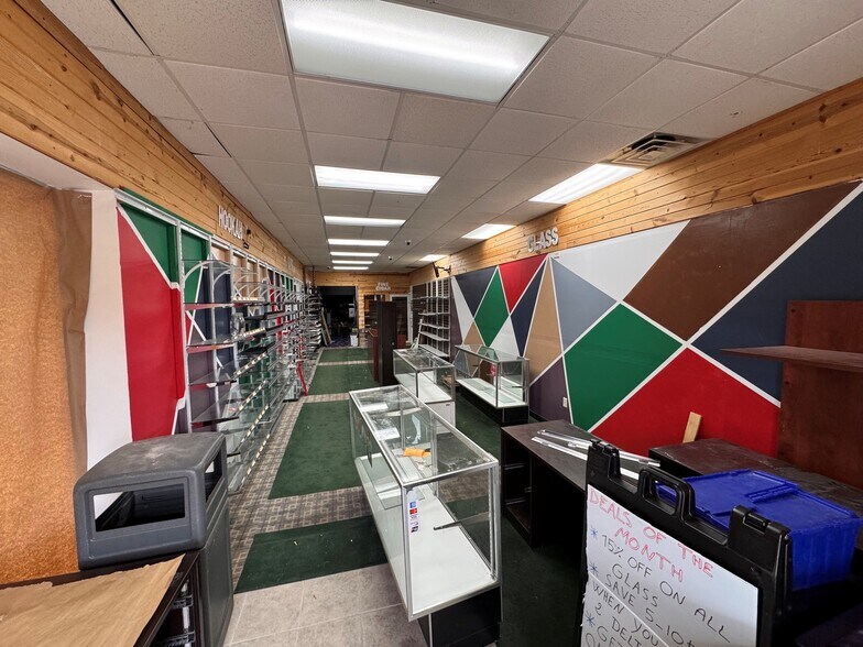 More Photos Of 1312 Hamilton St, Stoughton Freestanding For Lease