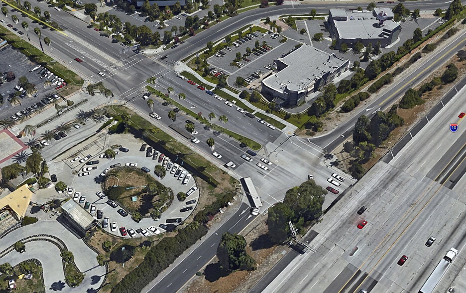 More Photos Of 2083 Orange Tree Ln, Redlands Freestanding For Lease