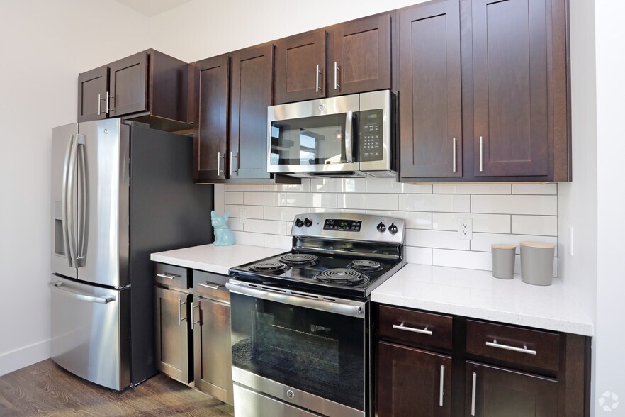 More Photos Of 1415 Cuming St NE, Omaha Apartments For Lease