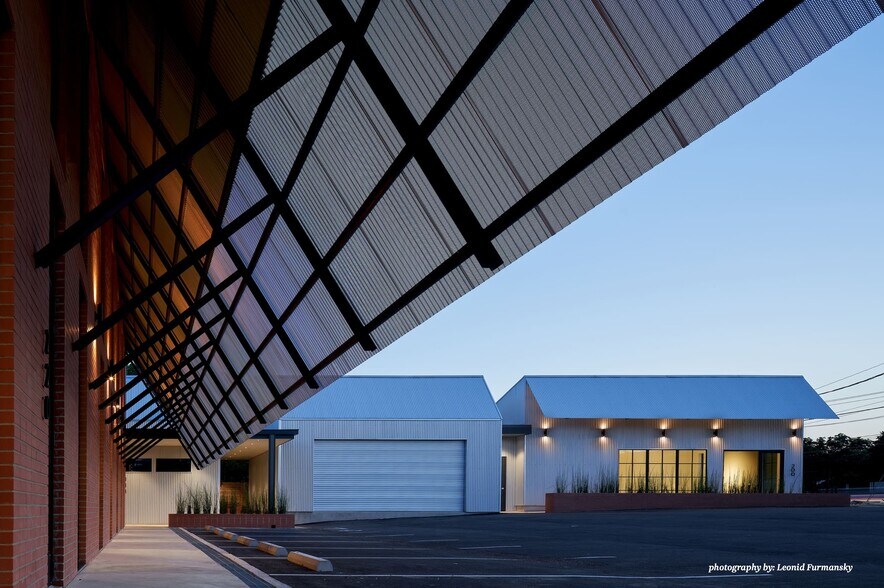 More Photos Of 5609 S Congress Ave, Austin Storefront Retail Office For Lease