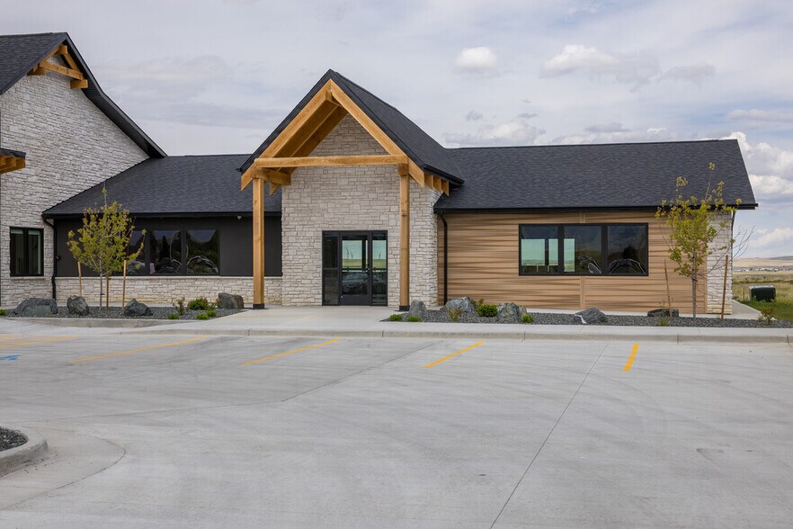More Photos Of 5980 Enterprise Dr, Casper Office For Lease