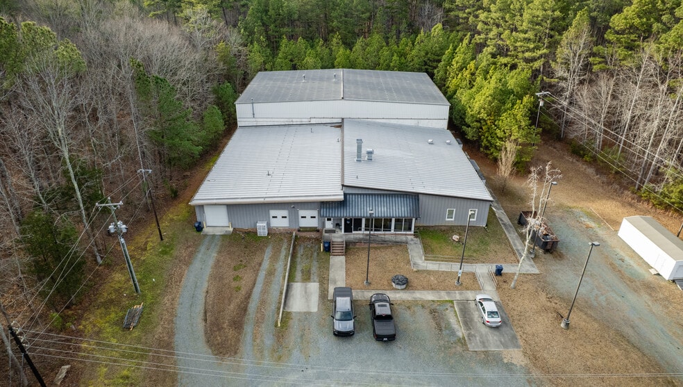 More Photos Of 6909 Dodsons Xrd, Hillsborough Industrial For Lease