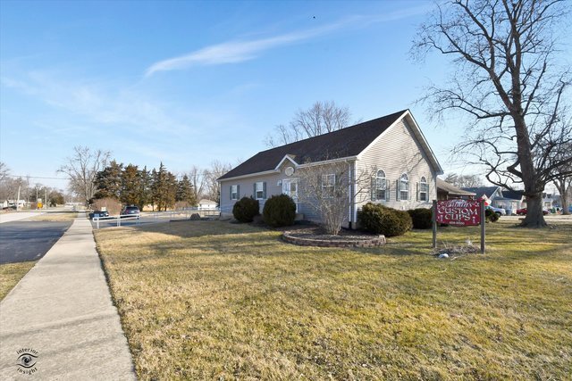 Primary Photo Of 111 N Lincoln St, Braidwood Storefront Retail Office For Sale