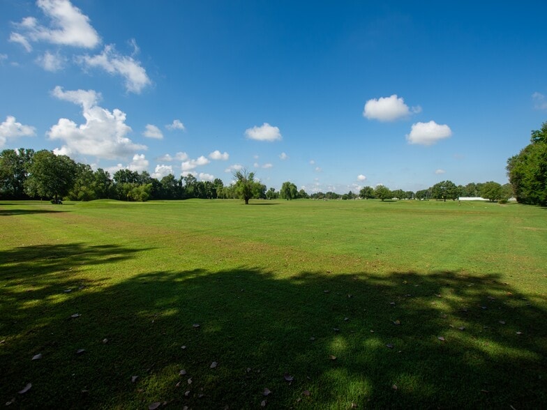 More Photos Of 3500 Kingshighway, East Saint Louis Golf Course Driving Range For Sale